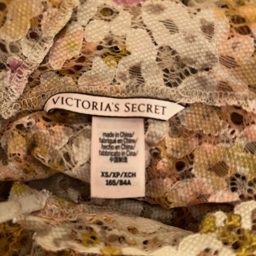Victoria Secret Crochet Floral Lace Coverup Romper Size XS - Picture 13 of 14